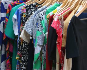 how to sell vintage clothing online